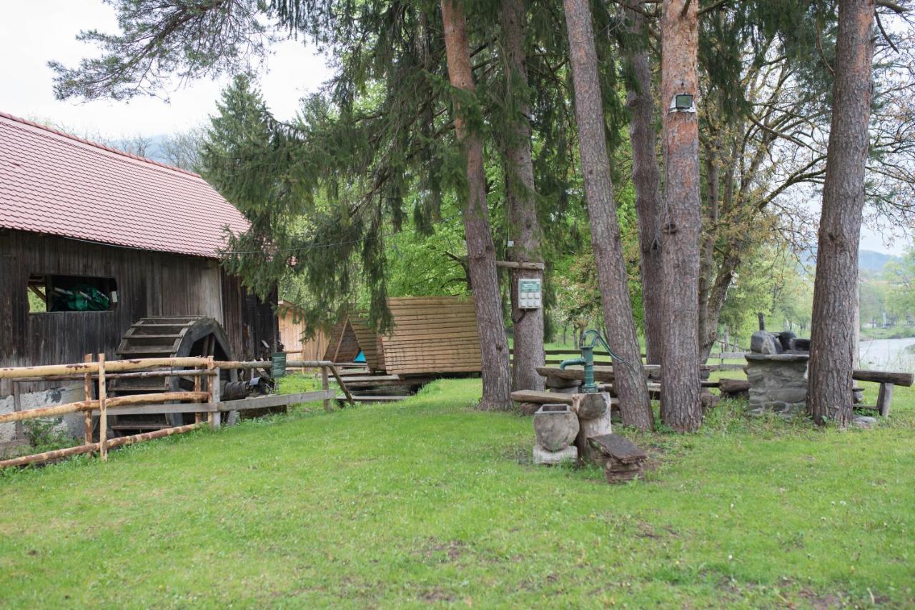 Hotel Kamp Na Otoku - Ljubno Ob Savinji Exteriér fotografie